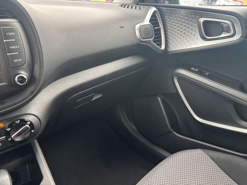 Used 2025 Kia Soul LX w/ LX Technology Package image 33