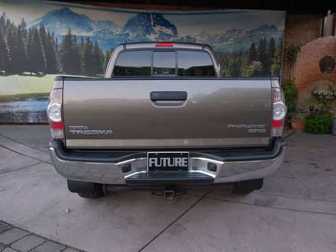 Used 2011 Toyota Tacoma PreRunner w/ SR5 Pkg #2 image 5