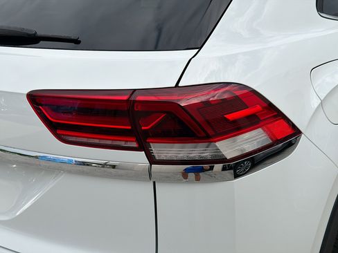 Used 2022 Volkswagen Atlas Cross Sport SE image 27