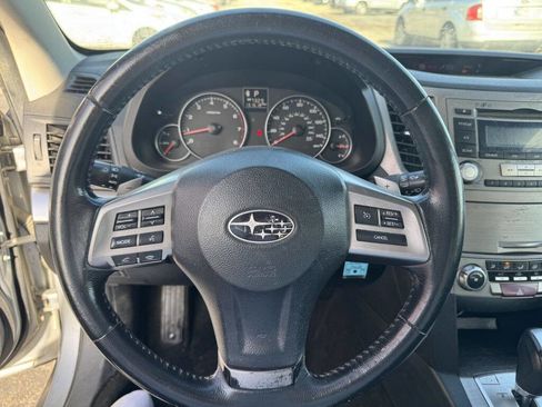 Used 2013 Subaru Outback 2.5i Premium w/ All-Weather Pkg image 9