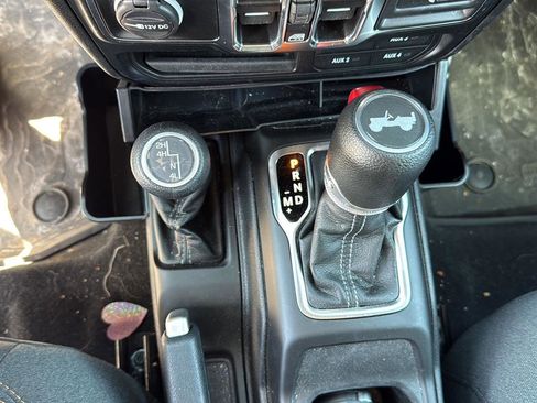 Used 2024 Jeep Wrangler Unlimited Sport AWD/4WD image 10