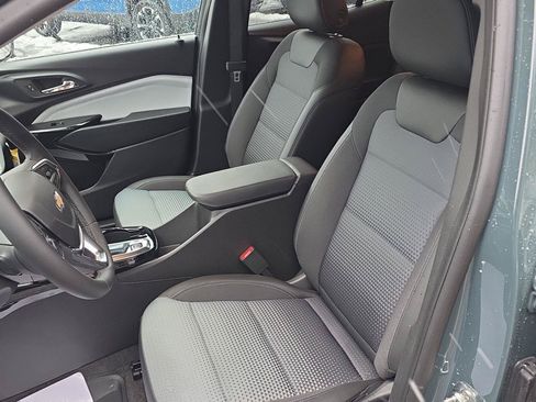 New 2025 Chevrolet Trax LT w/ Sunroof Package FWD image 17