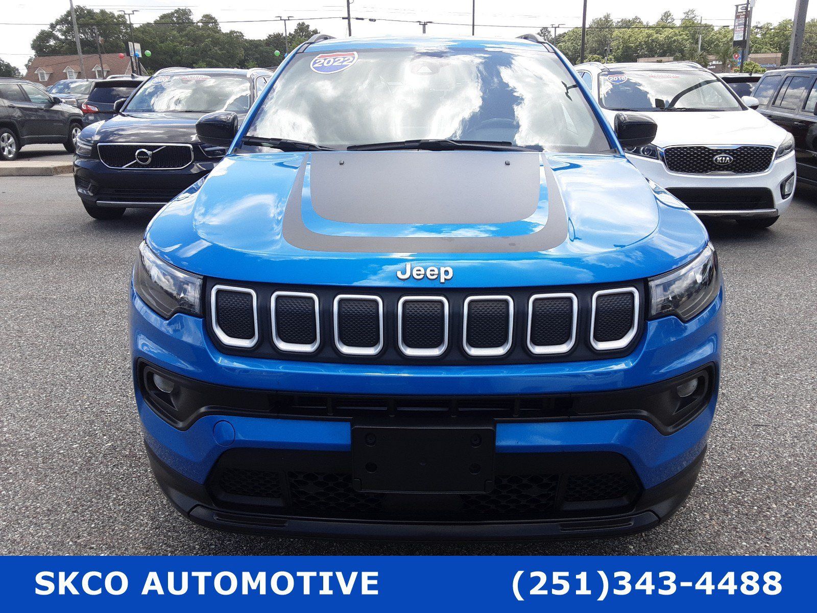 Used 2022 Jeep Compass Latitude w/ Mopar Graphics Package AWD/4WD image 8