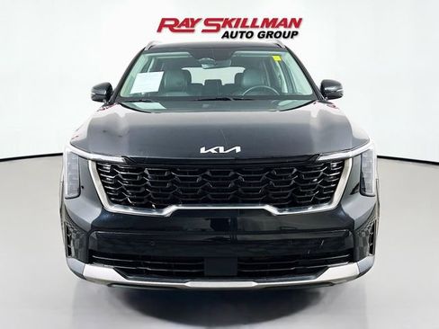 Used 2024 Kia Sorento S image 2