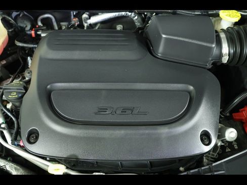 Used 2022 Chrysler Pacifica Touring-L image 21