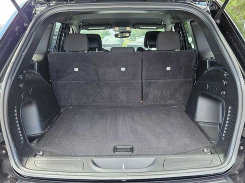 Used 2021 Jeep Grand Cherokee Laredo RWD image 33
