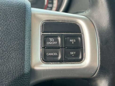 Used 2018 Dodge Journey SXT w/ Connectivity Group FWD image 18