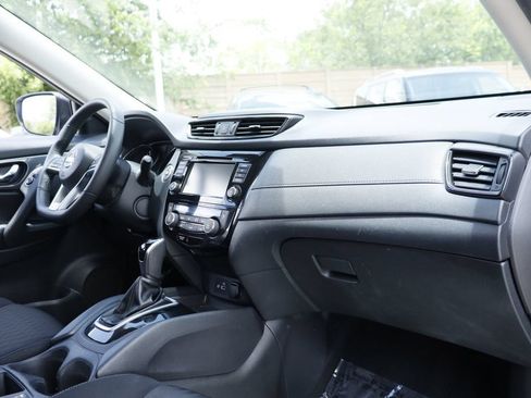 Used 2020 Nissan Rogue SV FWD image 20