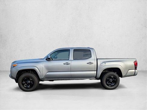 Used 2022 Toyota Tacoma SR image 8