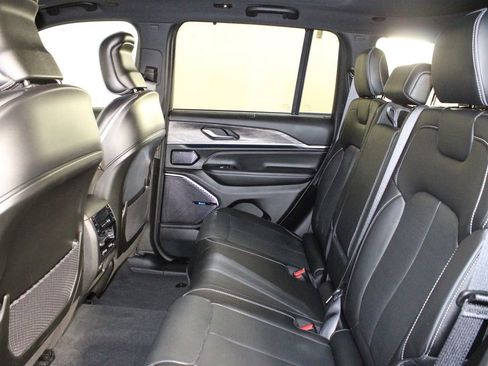 Used 2022 Jeep Grand Cherokee Overland w/ Adv Protech Group III image 13