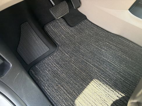 Used 2023 Honda Odyssey Elite image 17