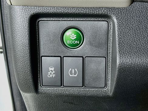 Used 2018 Honda HR-V LX image 17