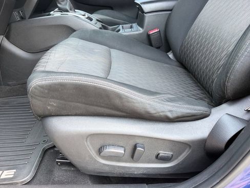 Used 2017 Nissan Rogue SV FWD image 11