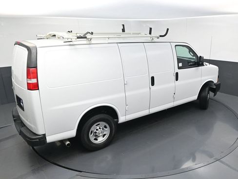 Used 2022 Chevrolet Express 2500 w/ Driver Convenience Package RWD image 29