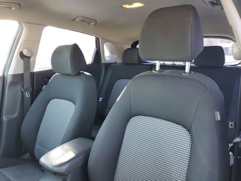 Used 2019 Hyundai Kona SE FWD image 11