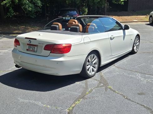 Used 2013 BMW 328i Convertible RWD image 3