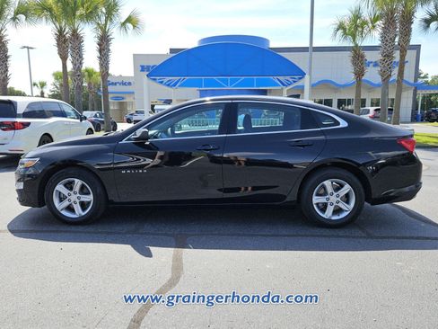 Used 2024 Chevrolet Malibu LT FWD image 2
