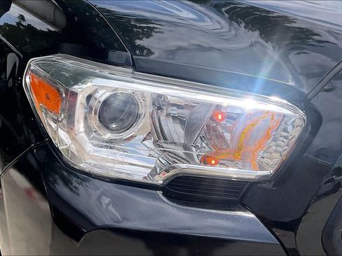 Used 2021 Toyota Tacoma SR w/ SR Convenience Package RWD image 27