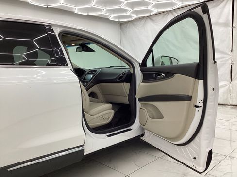 Used 2017 Lincoln MKX Reserve w/ Lincoln MKX Climate Package AWD/4WD image 17