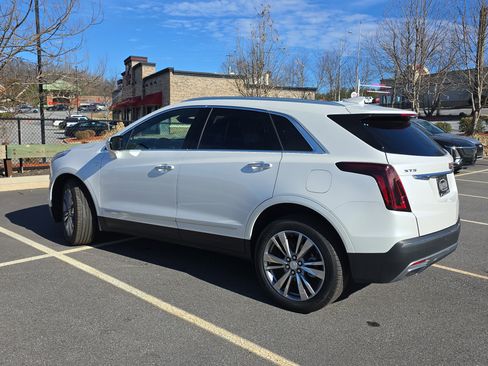 Used 2025 Cadillac XT5 Premium Luxury image 8