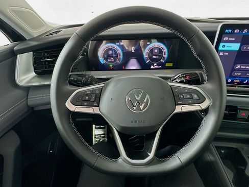 New 2025 Volkswagen Tiguan SE AWD/4WD image 11