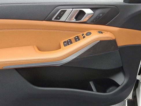 Used 2022 BMW X5 xDrive40i w/ Premium Package image 13