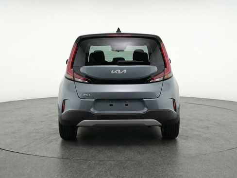 Used 2025 Kia Soul LX w/ LX Technology Package FWD image 7
