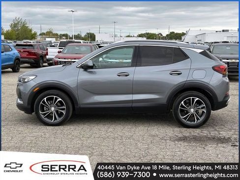 Used 2021 Buick Encore GX Essence FWD image 2