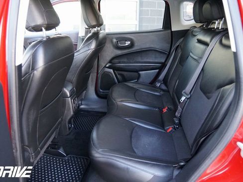 Used 2020 Jeep Compass Latitude image 30