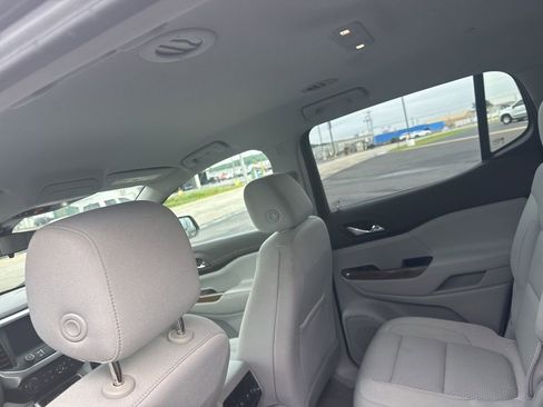 Used 2023 GMC Acadia SLE AWD/4WD image 12