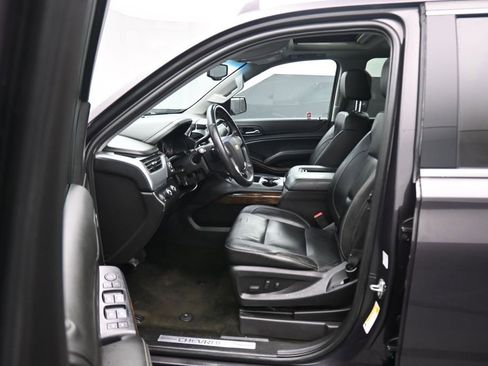 Used 2018 Chevrolet Suburban LT AWD/4WD image 12