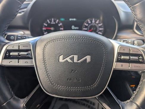 Used 2022 Kia Telluride SX w/ SX Prestige Package image 16