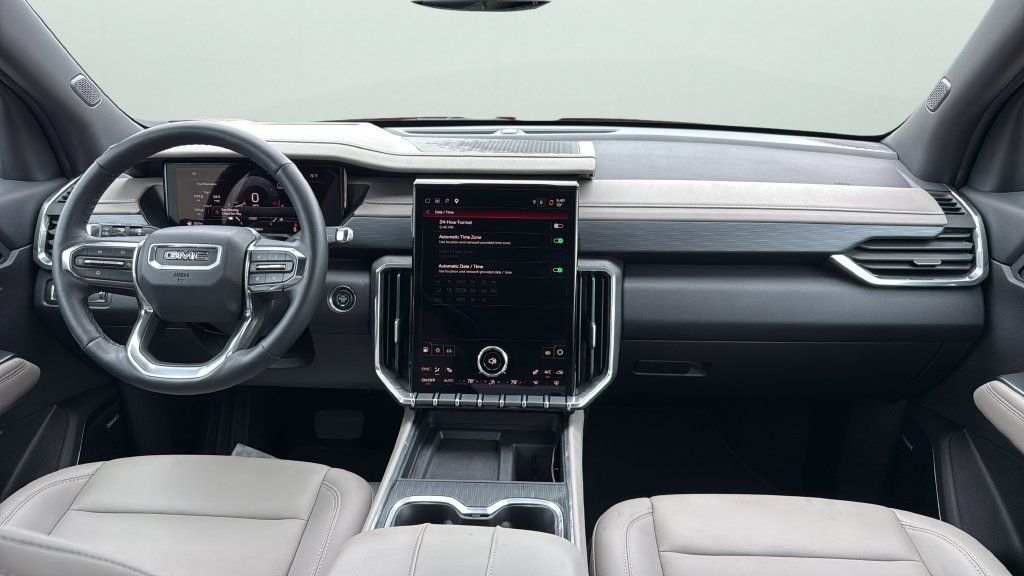 Used 2026 GMC Acadia Elevation w/ Elevation Premium Package FWD image 21