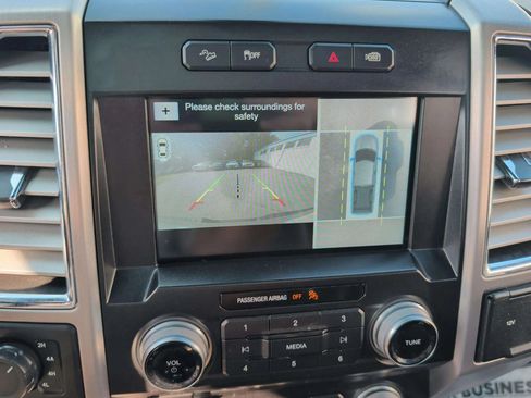 Used 2016 Ford F150 Platinum w/ Equipment Group 701A Luxury AWD/4WD image 18