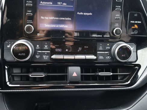 Used 2022 Toyota Highlander XSE FWD image 23