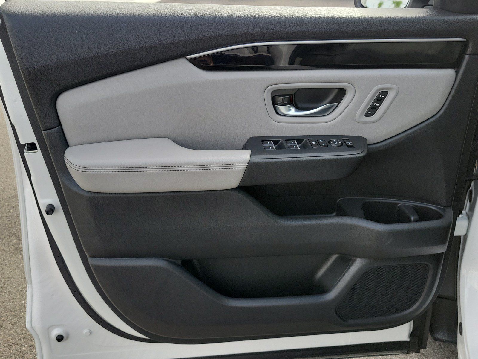Used 2024 Honda Pilot Touring image 13