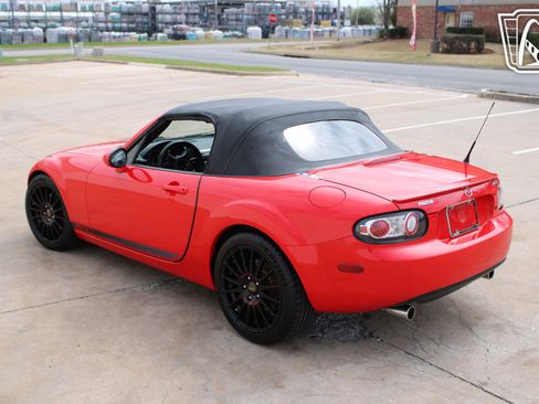 Used 2006 MAZDA MX-5 Miata Sport RWD image 26