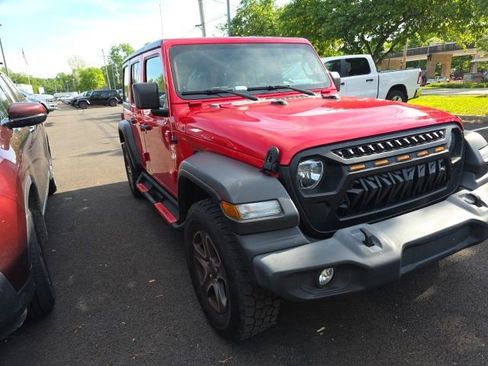 Used 2021 Jeep Wrangler Unlimited Sport AWD/4WD image 3