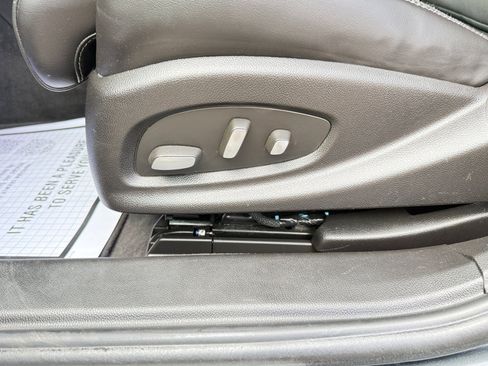 Used 2013 Cadillac XTS Premium image 16