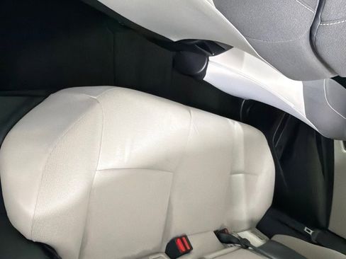 Used 2022 Toyota Corolla LE FWD image 18