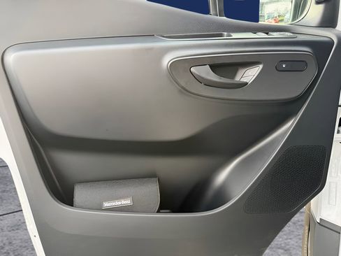 Used 2025 Mercedes-Benz Sprinter 2500 image 18