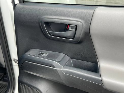 Used 2019 Toyota Tacoma SR w/ SR Convenience Package RWD image 20