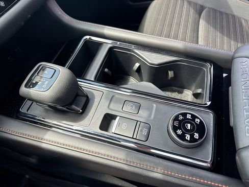 Used 2024 Nissan Pathfinder Rock Creek image 19