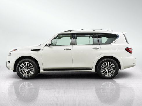 Used 2023 Nissan Armada SL w/ Captain's Chairs Package AWD/4WD image 2