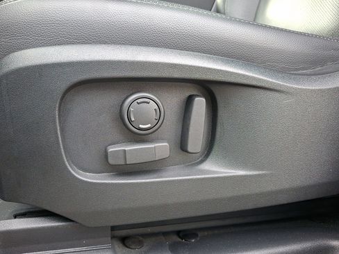 Certified 2023 Land Rover Defender 110 X-Dynamic SE image 4