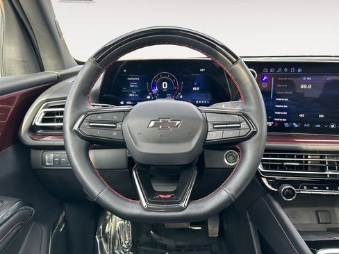 Used 2024 Chevrolet Traverse RS image 14