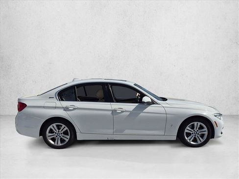 Used 2018 BMW 330e RWD image 4