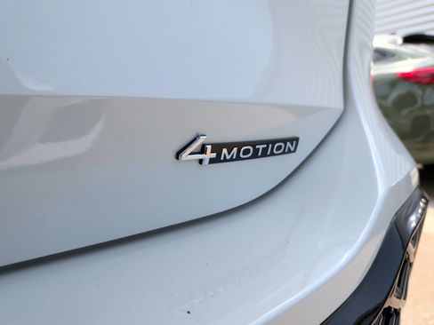 Used 2025 Volkswagen Tiguan SEL R-Line AWD/4WD image 38