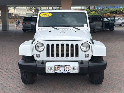 Used 2016 Jeep Wrangler Unlimited Sahara w/ Connectivity Group image 2