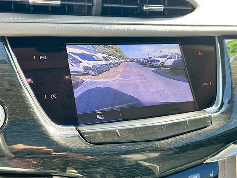 Used 2021 Cadillac XT6 Premium Luxury image 16